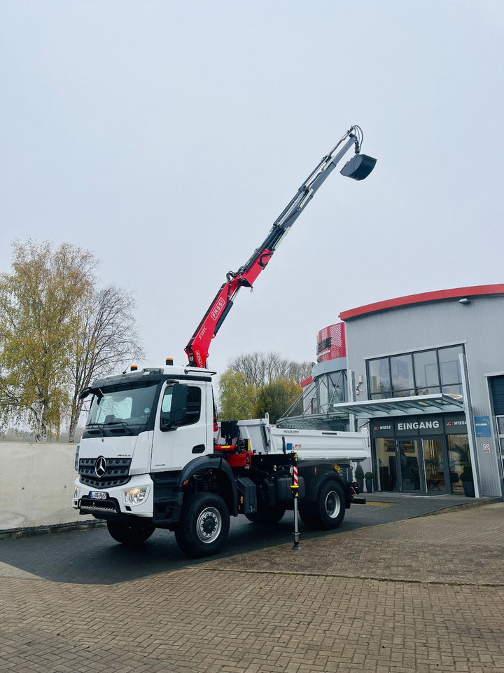 Mercedes-Benz Arocs 1835 4x4 Meiller Fassi F135 Kran Kipper - Camião basculante, Camião grua: foto 3 Mercedes-Benz Arocs 1835 4x4 Meiller Fassi F135 Kran Kipper - Camião basculante, Camião grua: foto 3