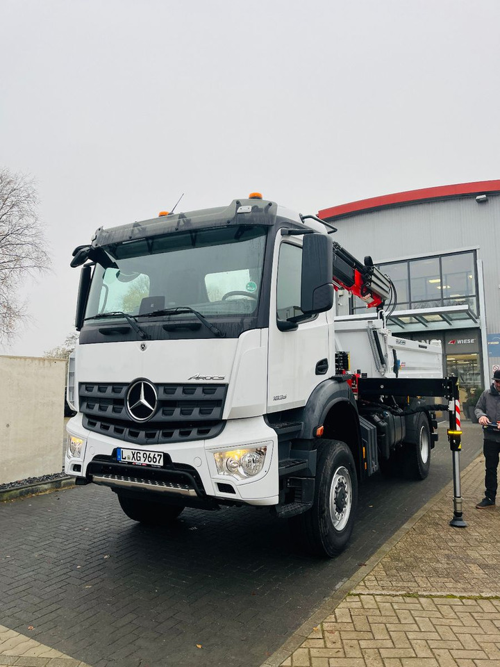 Mercedes-Benz Arocs 1835 4x4 Meiller Fassi Kran Kipper - Camião basculante, Camião grua: foto 3 Mercedes-Benz Arocs 1835 4x4 Meiller Fassi Kran Kipper - Camião basculante, Camião grua: foto 3