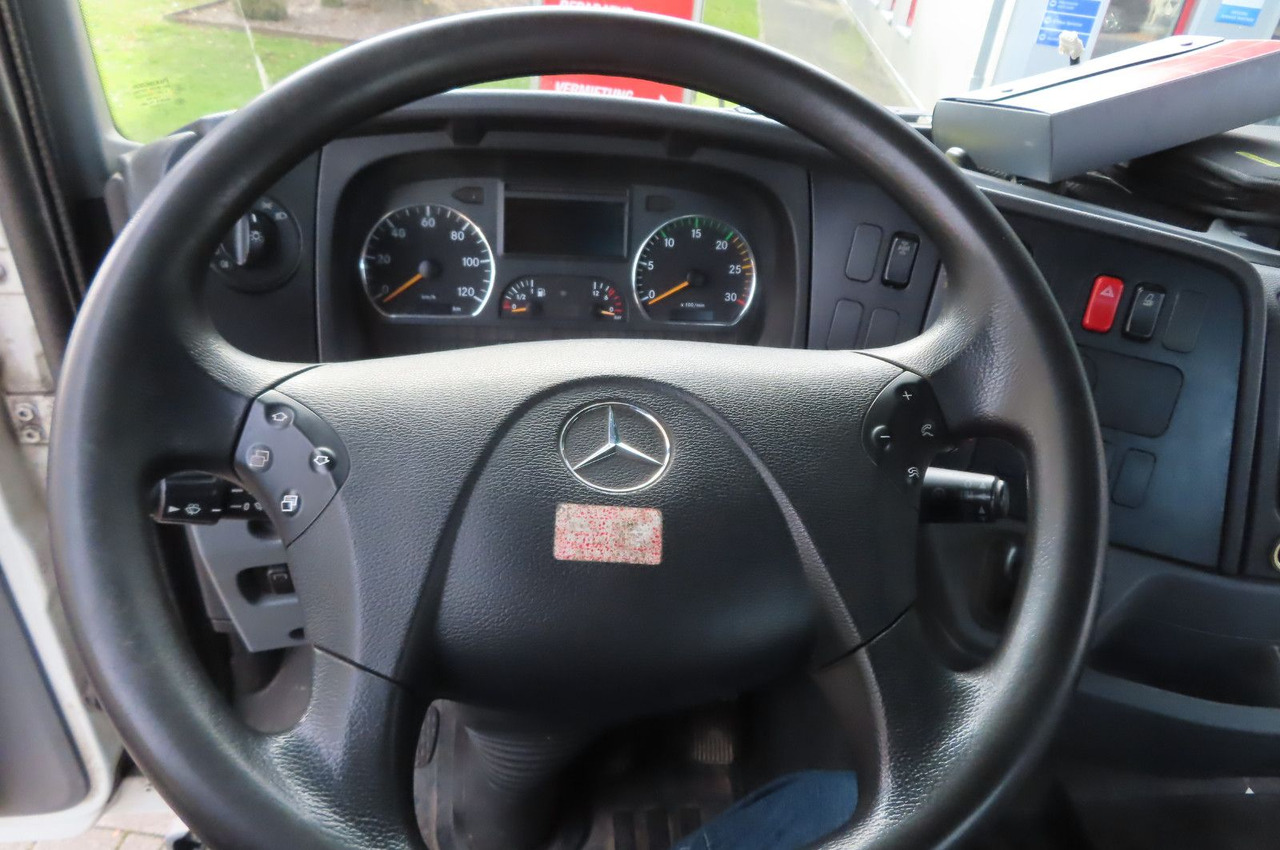 Locação financeira de  Mercedes-Benz Axor  1833 L - Glastransporter Kran Palfinger Mercedes-Benz Axor  1833 L - Glastransporter Kran Palfinger: foto 8