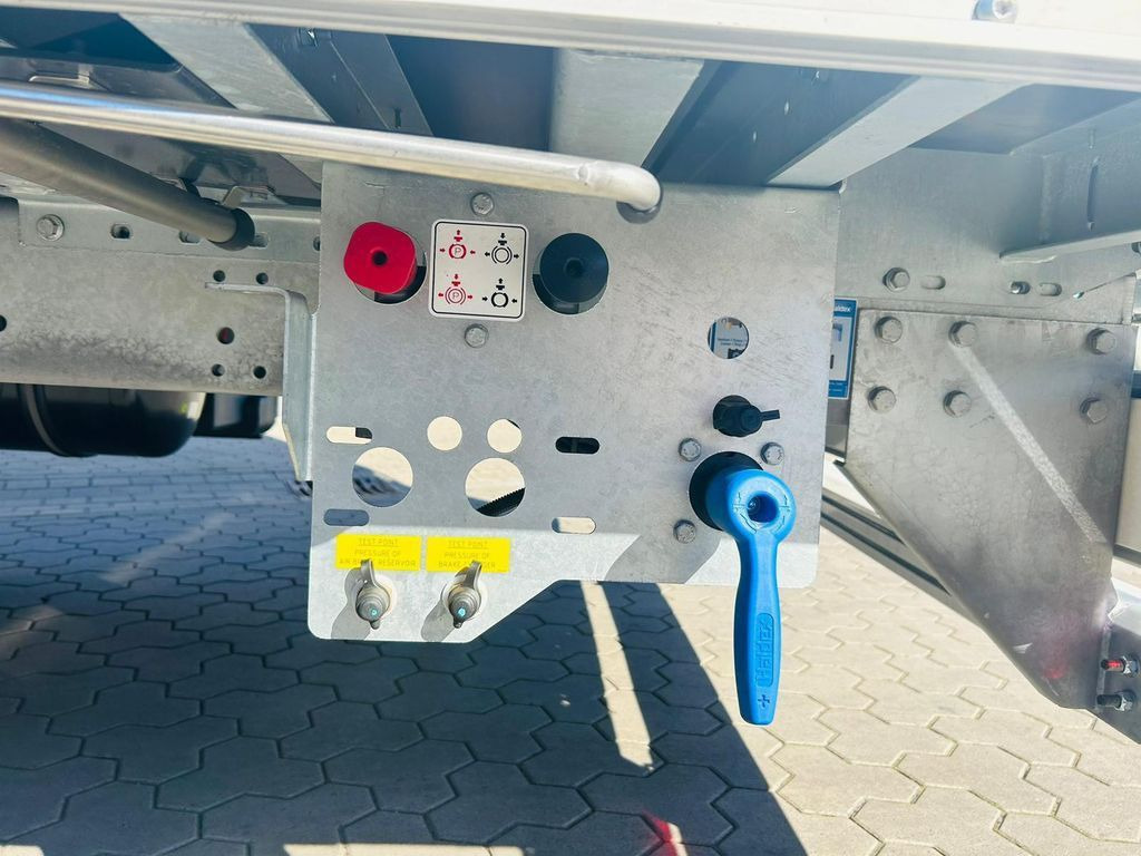 Semi-reboque furgão novo Talson 2-Achs Mega Kofferauflieger  Event Trucking: foto 12