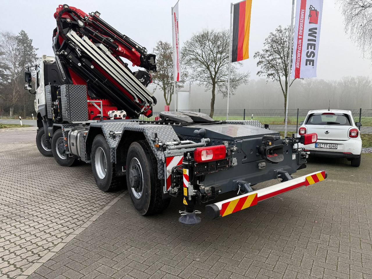 Tatra 41.500 8x8 Phoenix Fassi F710 Kran - Camião de caixa aberta/ Plataforma, Camião grua: foto 4 Tatra 41.500 8x8 Phoenix Fassi F710 Kran - Camião de caixa aberta/ Plataforma, Camião grua: foto 4