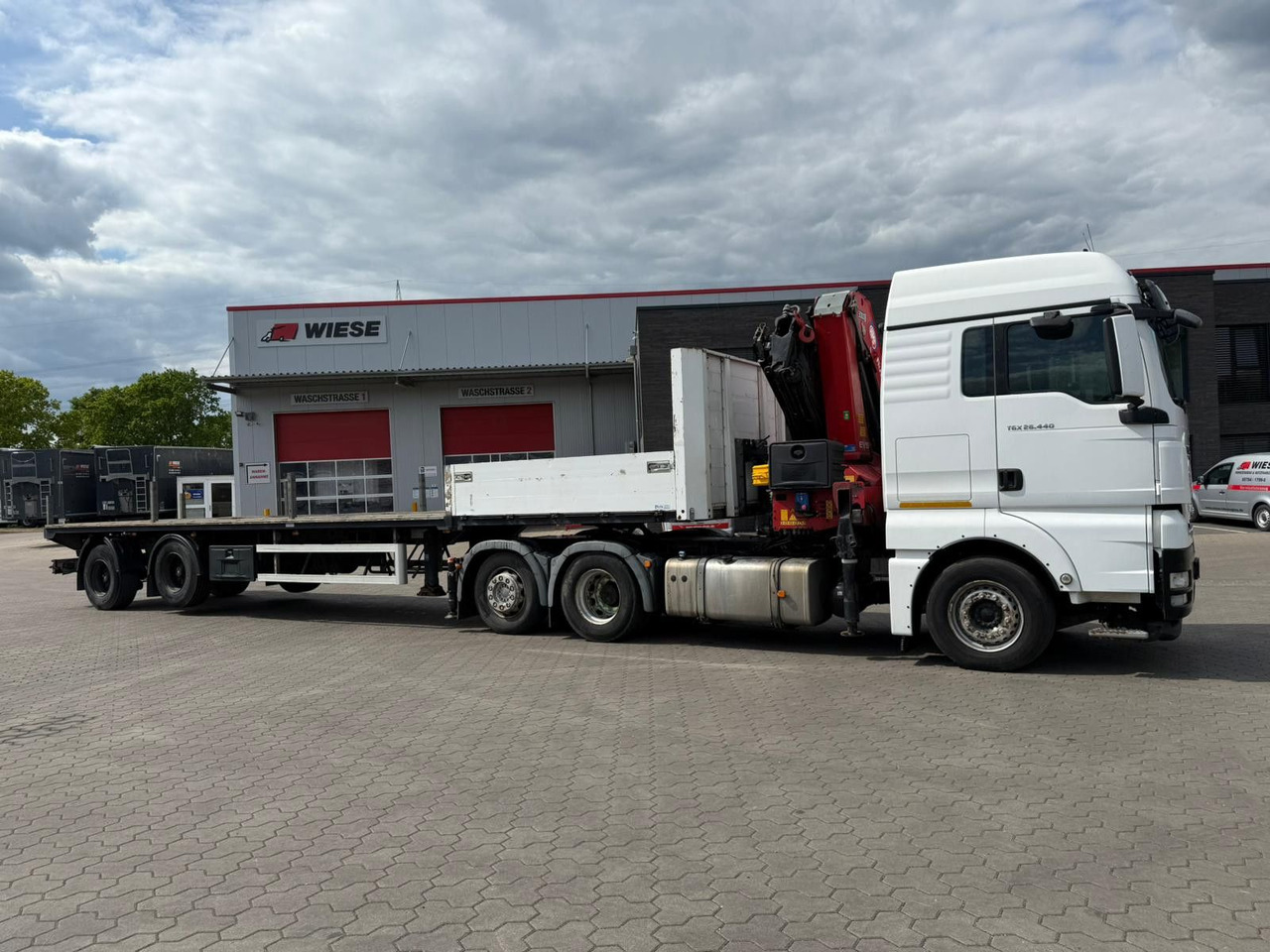 MAN TGX 26.440 6x2 mit HMF 3000-5 Kran - Tractor: foto 4 MAN TGX 26.440 6x2 mit HMF 3000-5 Kran - Tractor: foto 4