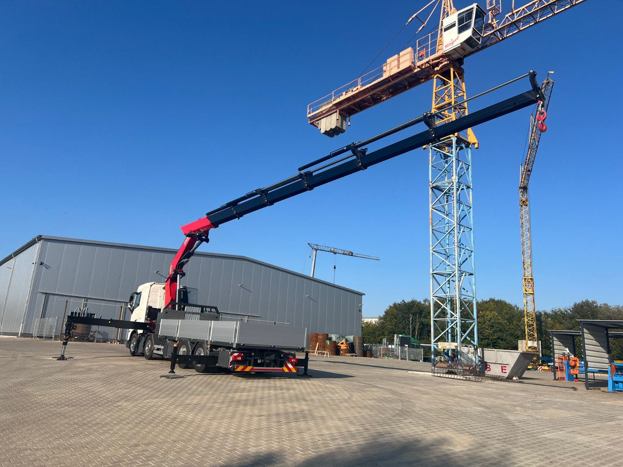 Volvo FH 500 8x2 Kran F710 RA2.26 - Camião grua: foto 5 Volvo FH 500 8x2 Kran F710 RA2.26 - Camião grua: foto 5