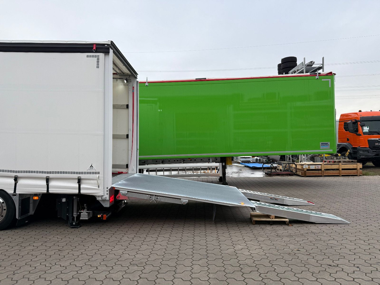 Volvo FH 500 Gabelstaplertransporter LBW 9t Dhollandia - Caminhão reboque: foto 3 Volvo FH 500 Gabelstaplertransporter LBW 9t Dhollandia - Caminhão reboque: foto 3