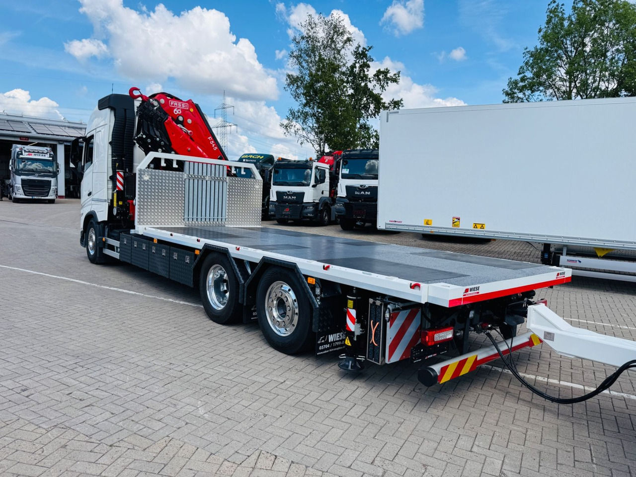 Volvo FH540 6x2 Containerpritsche mit F545RA.2.26 - Camião de caixa aberta/ Plataforma, Camião grua: foto 4 Volvo FH540 6x2 Containerpritsche mit F545RA.2.26 - Camião de caixa aberta/ Plataforma, Camião grua: foto 4