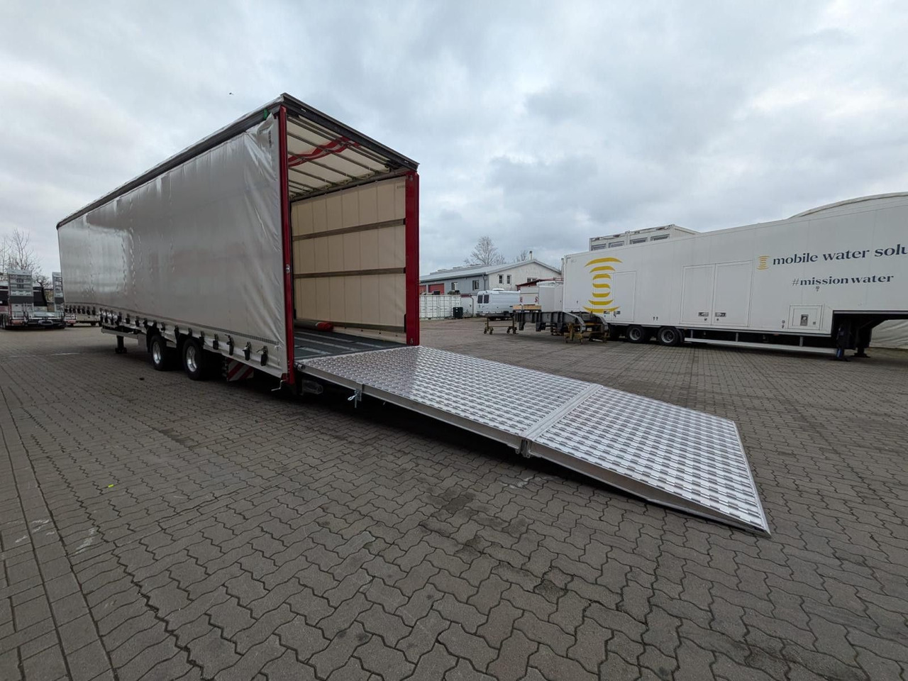 Wiese Gabelstaplertransporter mit Rampe - Semi-reboque baixa: foto 4 Wiese Gabelstaplertransporter mit Rampe - Semi-reboque baixa: foto 4