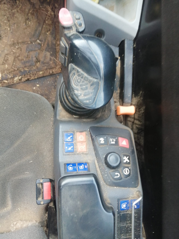MANITOU 630 105 - Trator: foto 4 MANITOU 630 105 - Trator: foto 4