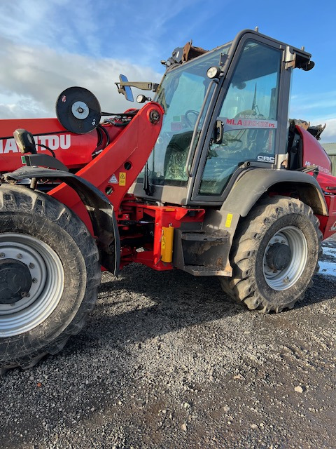 Manitou MLA 630 - Empilhador telescópico: foto 1 Manitou MLA 630 - Empilhador telescópico: foto 1