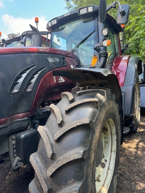 VALTRA T183 DIRECT DRIVE - Trator: foto 1 VALTRA T183 DIRECT DRIVE - Trator: foto 1