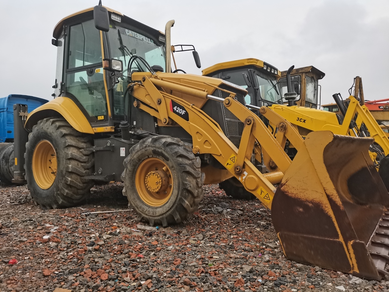 CATERPILLAR 420F - Retroescavadeira: foto 1 CATERPILLAR 420F - Retroescavadeira: foto 1
