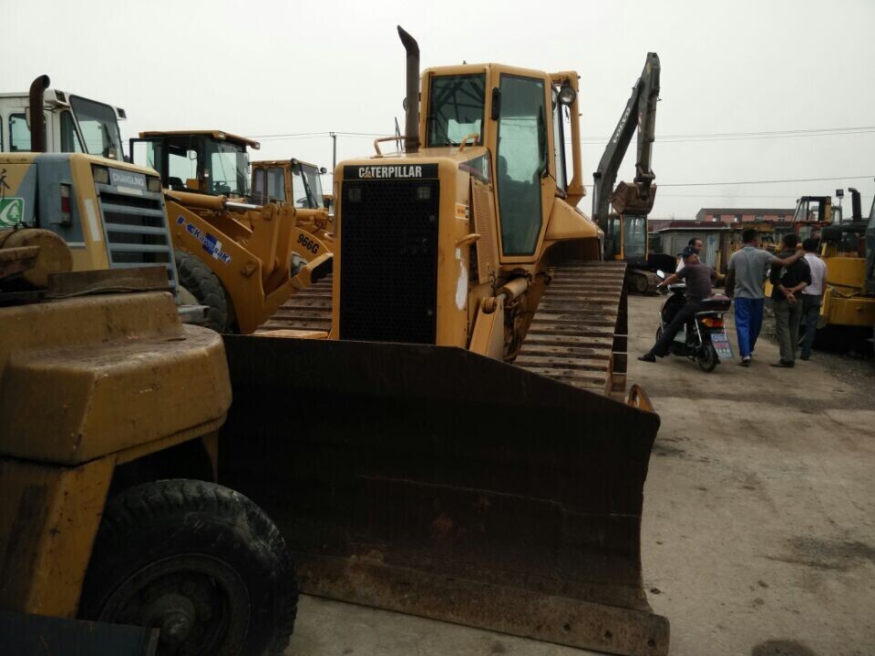 CATERPILLAR D5N - Buldôzer: foto 2 CATERPILLAR D5N - Buldôzer: foto 2