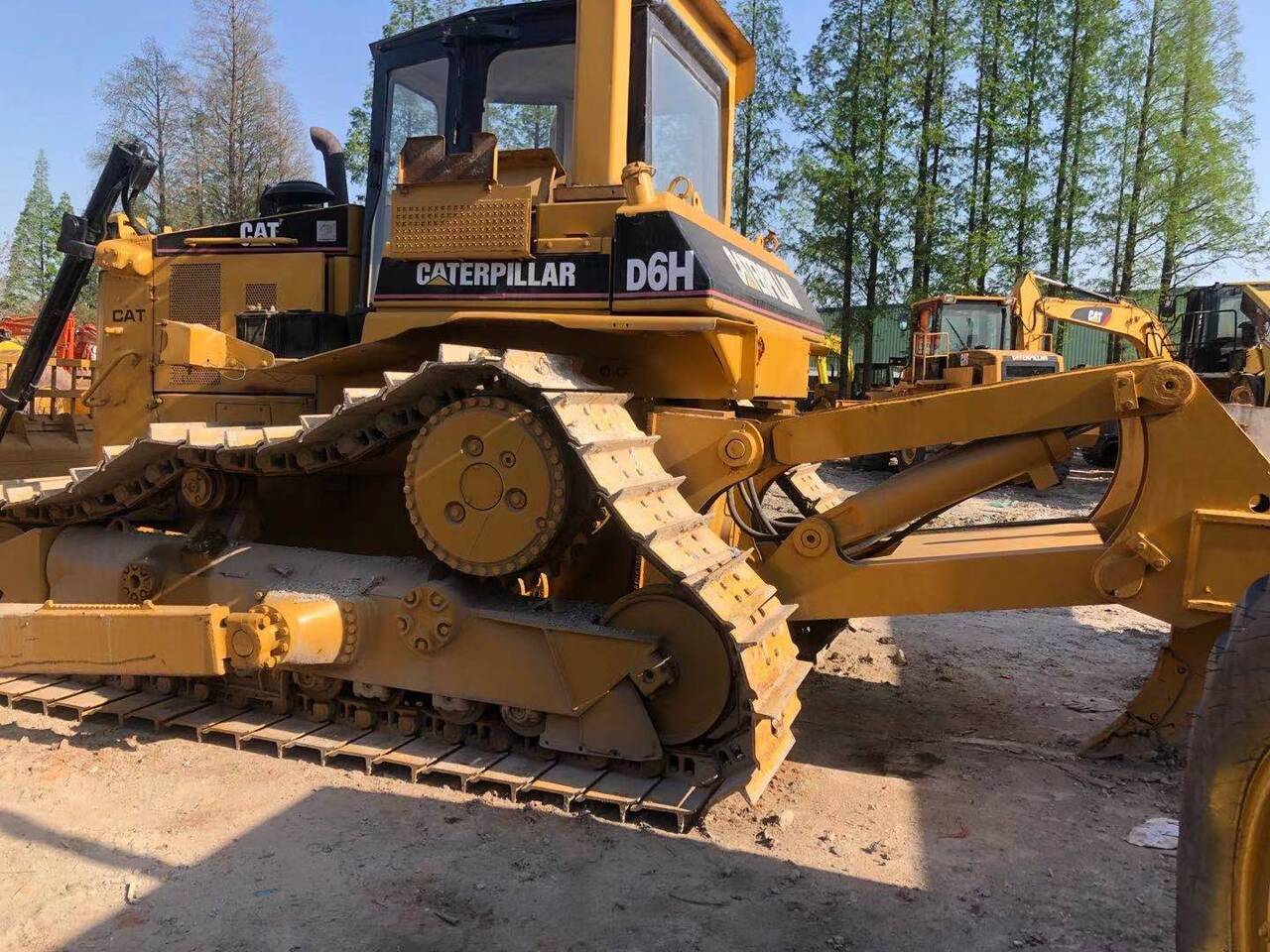 CATERPILLAR D6H - Buldôzer: foto 4 CATERPILLAR D6H - Buldôzer: foto 4
