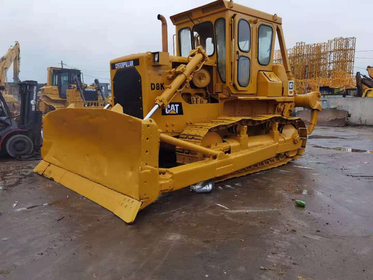 CATERPILLAR D8K - Buldôzer: foto 1 CATERPILLAR D8K - Buldôzer: foto 1