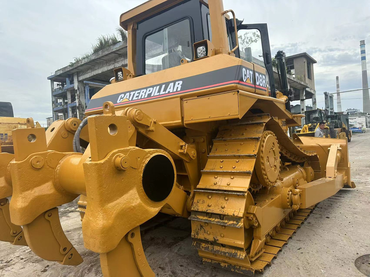 CATERPILLAR D8R - Buldôzer: foto 4 CATERPILLAR D8R - Buldôzer: foto 4