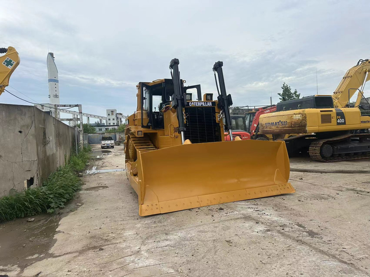 CATERPILLAR D8R - Buldôzer: foto 1 CATERPILLAR D8R - Buldôzer: foto 1