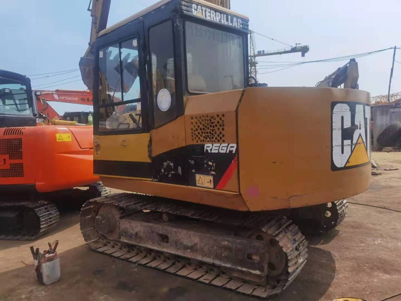 CATERPILLAR E70B - Escavadora de rastos: foto 2 CATERPILLAR E70B - Escavadora de rastos: foto 2