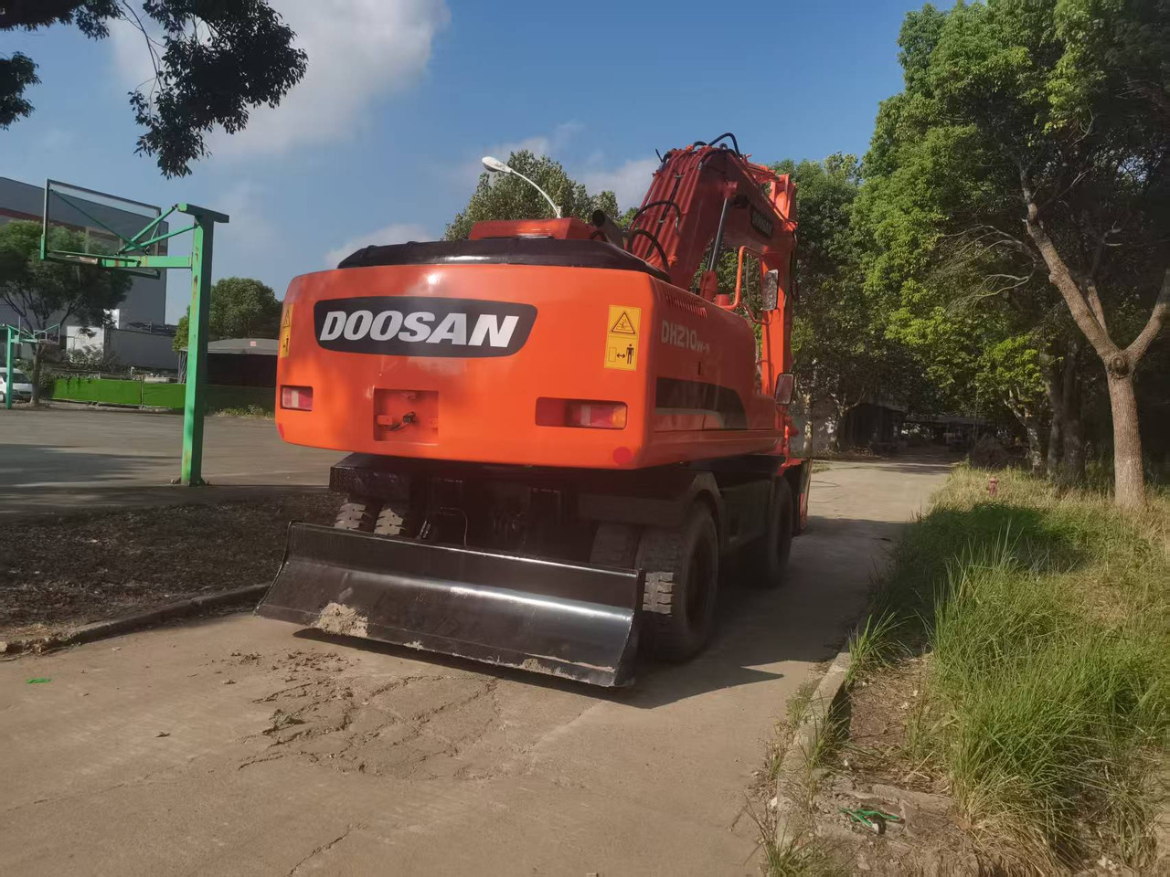 DOOSAN DH210W-9C - Escavadeira de rodas: foto 3 DOOSAN DH210W-9C - Escavadeira de rodas: foto 3