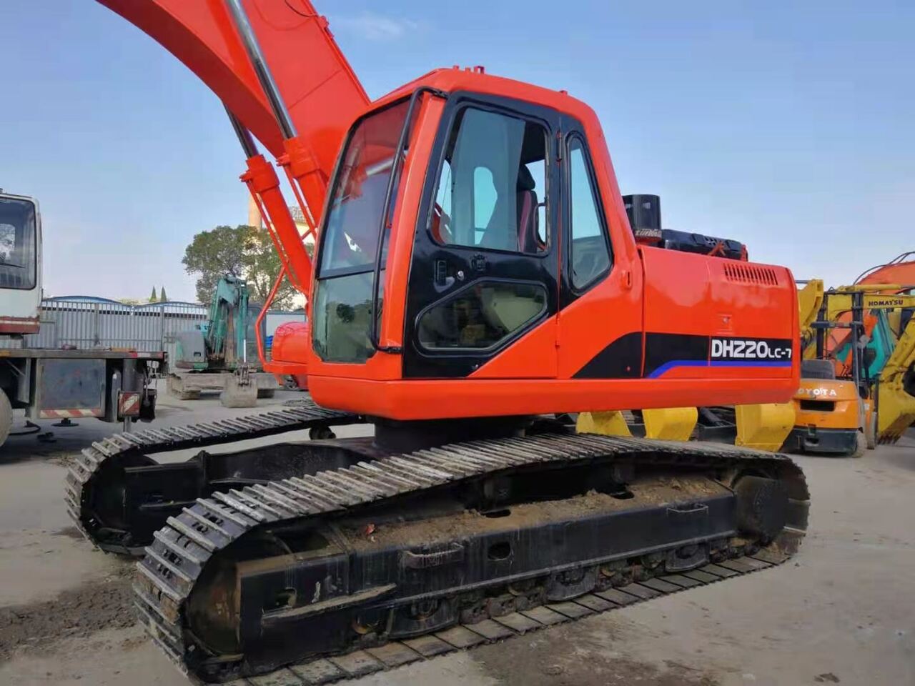 DOOSAN DH220LC - Escavadora de rastos: foto 5 DOOSAN DH220LC - Escavadora de rastos: foto 5