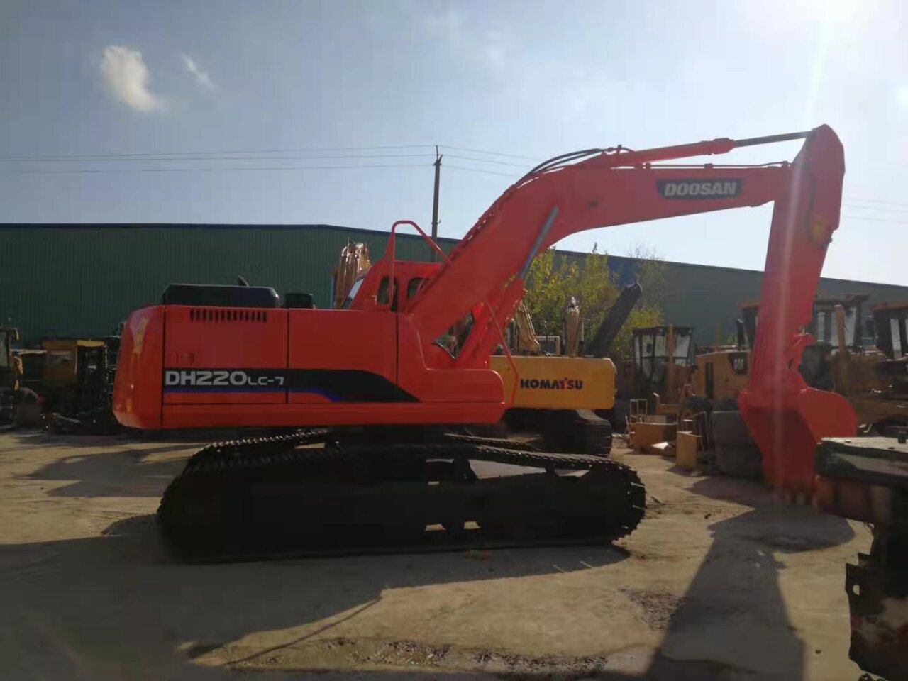 DOOSAN DH220LC - Escavadora de rastos: foto 2 DOOSAN DH220LC - Escavadora de rastos: foto 2