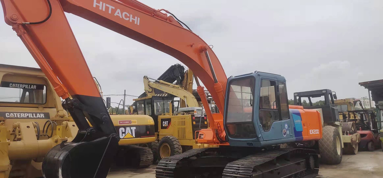 HITACHI EX200-2 - Escavadora de rastos: foto 3 HITACHI EX200-2 - Escavadora de rastos: foto 3