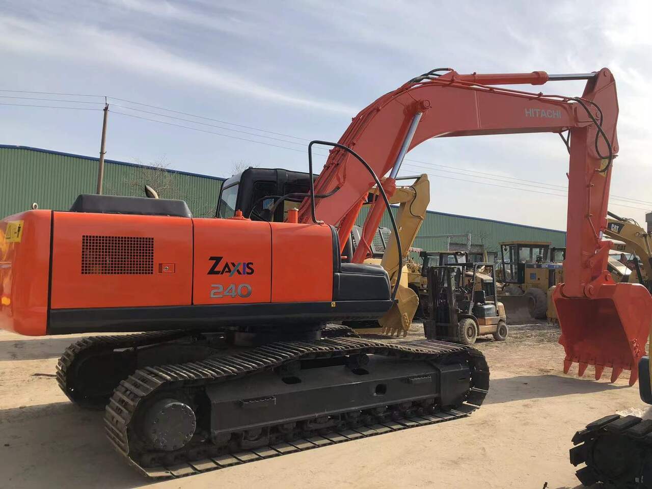 HITACHI ZX240 - Escavadora de rastos: foto 1 HITACHI ZX240 - Escavadora de rastos: foto 1