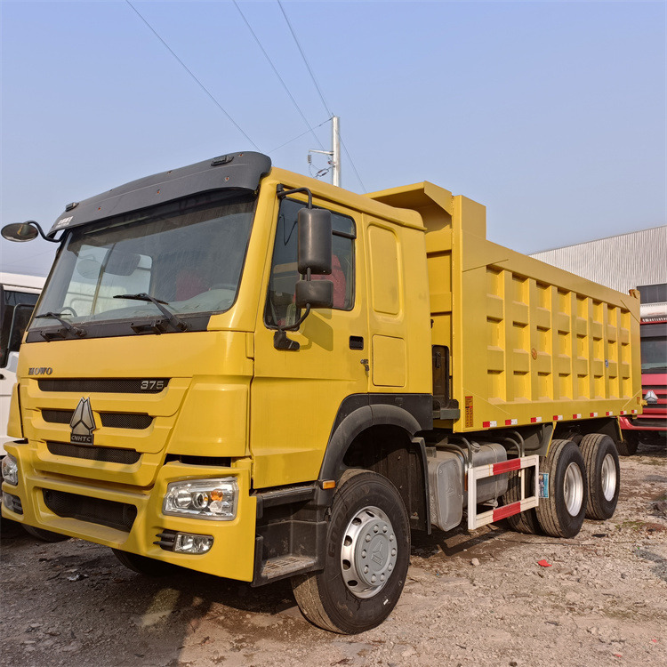 HOWO HOWO 6x4 375 -yellow Tipper - Camião basculante: foto 3 HOWO HOWO 6x4 375 -yellow Tipper - Camião basculante: foto 3
