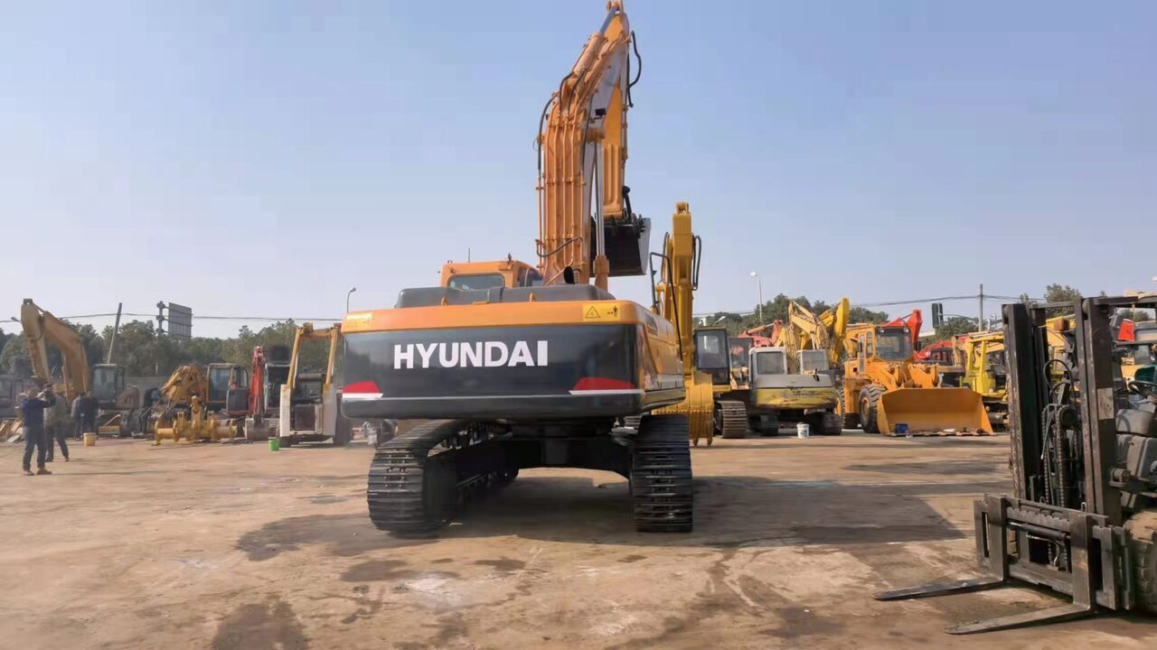 HYUNDAI R305LC-9T - Escavadora de rastos: foto 1 HYUNDAI R305LC-9T - Escavadora de rastos: foto 1