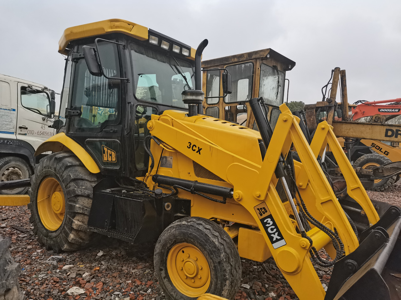 JCB 3CX - Retroescavadeira: foto 3 JCB 3CX - Retroescavadeira: foto 3
