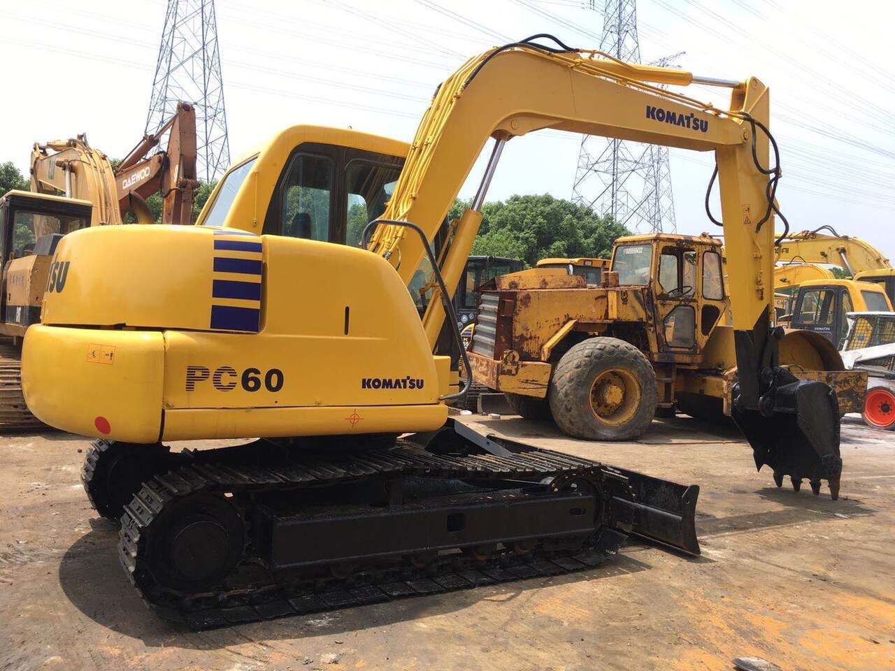 KOMATSU PC60-7 - Mini escavadeira: foto 1 KOMATSU PC60-7 - Mini escavadeira: foto 1