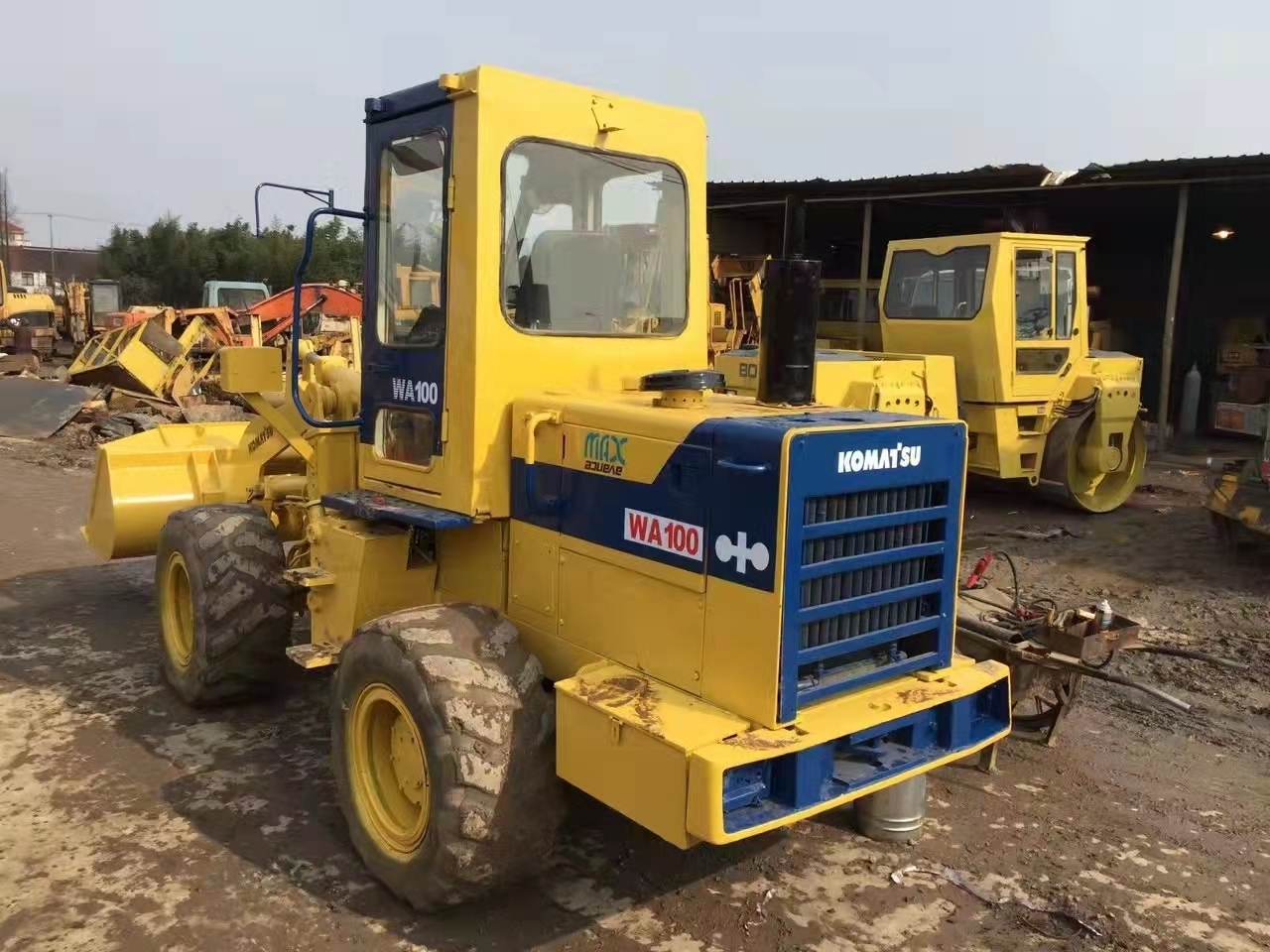 KOMATSU WA100 - Pá carregadora de rodas: foto 1 KOMATSU WA100 - Pá carregadora de rodas: foto 1