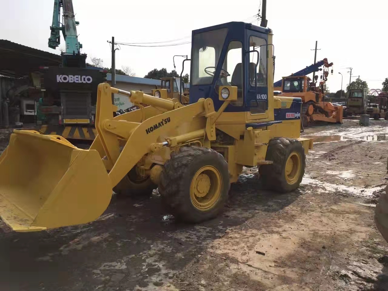 KOMATSU WA100 - Pá carregadora de rodas: foto 2 KOMATSU WA100 - Pá carregadora de rodas: foto 2