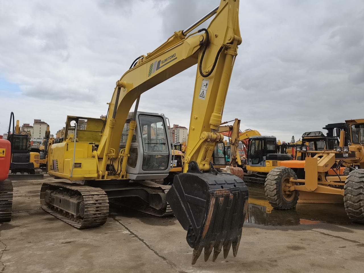 Sumitomo SH120 - Escavadora de rastos: foto 1 Sumitomo SH120 - Escavadora de rastos: foto 1