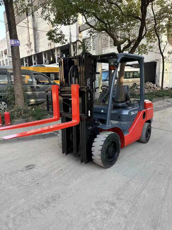 Toyota 62-7FD30 - Empilhador a diesel: foto 2 Toyota 62-7FD30 - Empilhador a diesel: foto 2