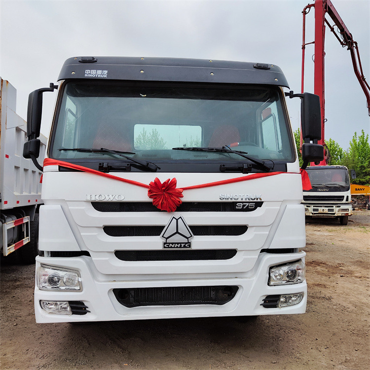 HOWO 6x4 375hp tractor-white - Tractor: foto 5 HOWO 6x4 375hp tractor-white - Tractor: foto 5