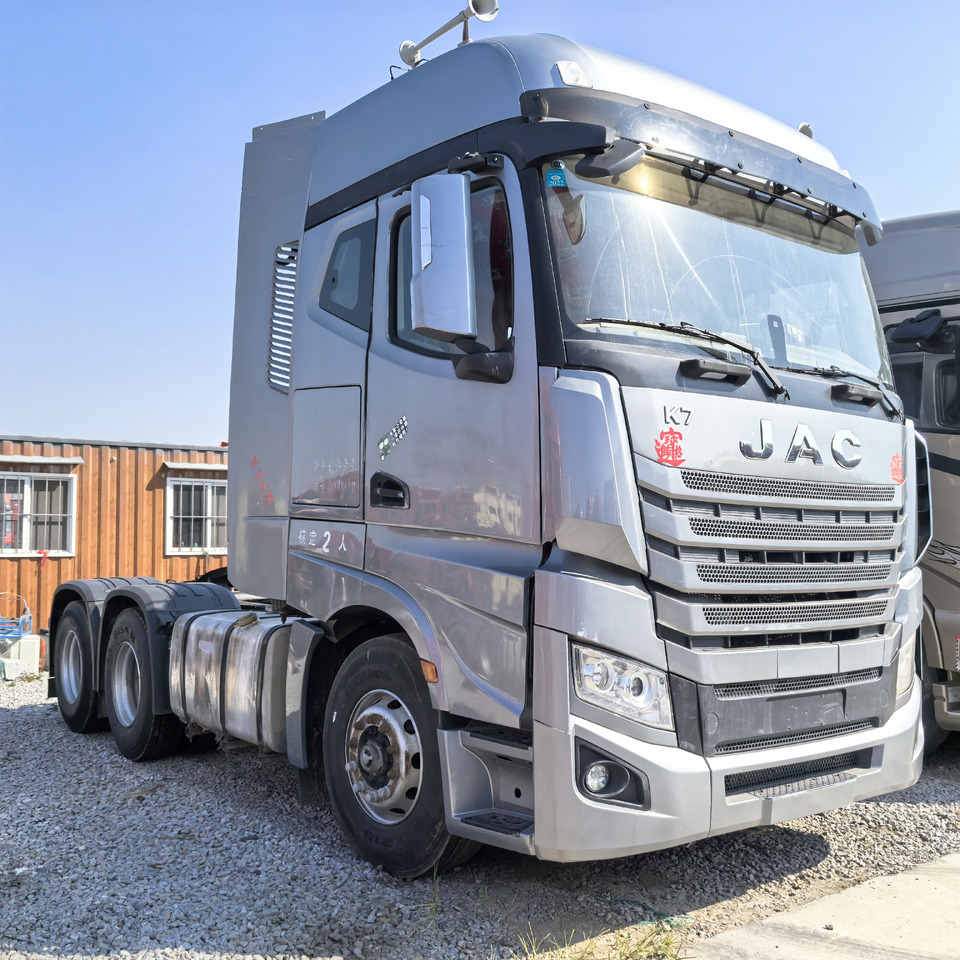 JAC 6x4 K7 - Tractor: foto 2 JAC 6x4 K7 - Tractor: foto 2