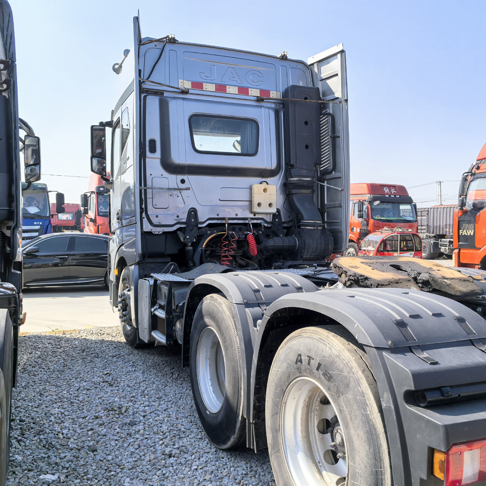 JAC 6x4 K7 - Tractor: foto 4 JAC 6x4 K7 - Tractor: foto 4