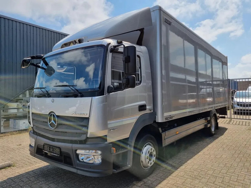 Mercedes-Benz Atego 1218 Koffer/ Ladebordwand/ Airco/ Grau Metallic - Camião furgão: foto 5 Mercedes-Benz Atego 1218 Koffer/ Ladebordwand/ Airco/ Grau Metallic - Camião furgão: foto 5