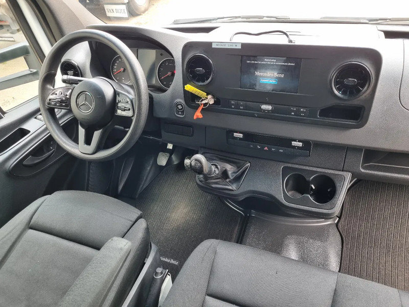 Fotografia de interior 1: Carrinha de contentor Mercedes-Benz Sprinter 514 CDI Koffer 22M3 /234 cm Hoog /1000 KG LBW / Euro 6
