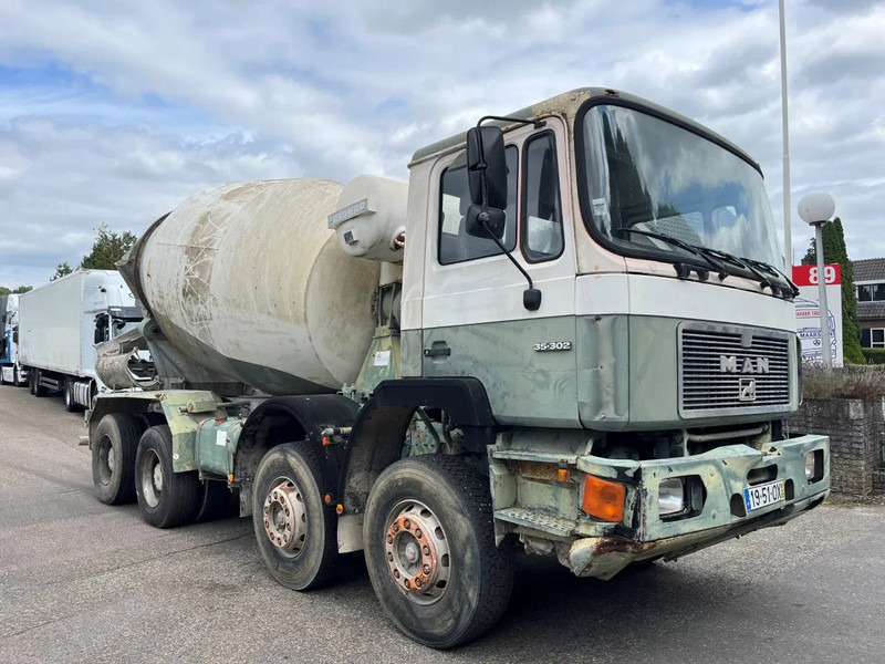 MAN 35.302 8x4 FULL STEEL SPRING MANUAL ZF GEARBOX !!! 6 CILINDER !!! - Camião betoneira: foto 4 MAN 35.302 8x4 FULL STEEL SPRING MANUAL ZF GEARBOX !!! 6 CILINDER !!! - Camião betoneira: foto 4
