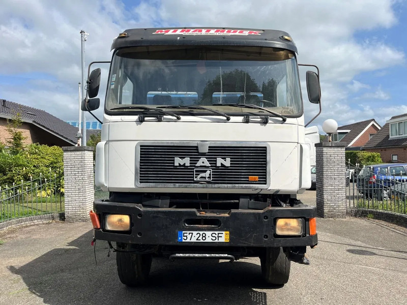 MAN 35.372 35 302 8X6 KIPPER MANUAL ZF GEARBOX FULL STEEL SPRING - Camião basculante: foto 2 MAN 35.372 35 302 8X6 KIPPER MANUAL ZF GEARBOX FULL STEEL SPRING - Camião basculante: foto 2