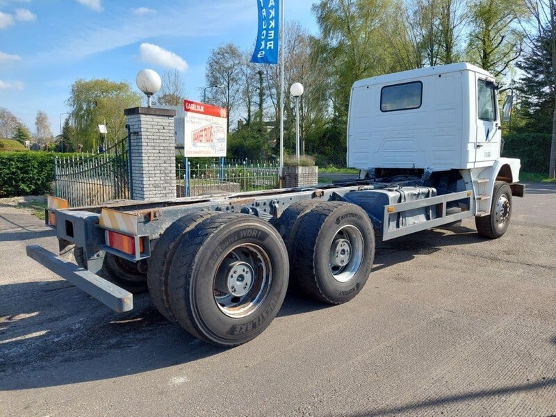 Scania T113 T113 6x4 STEEL - Camião chassi: foto 3 Scania T113 T113 6x4 STEEL - Camião chassi: foto 3