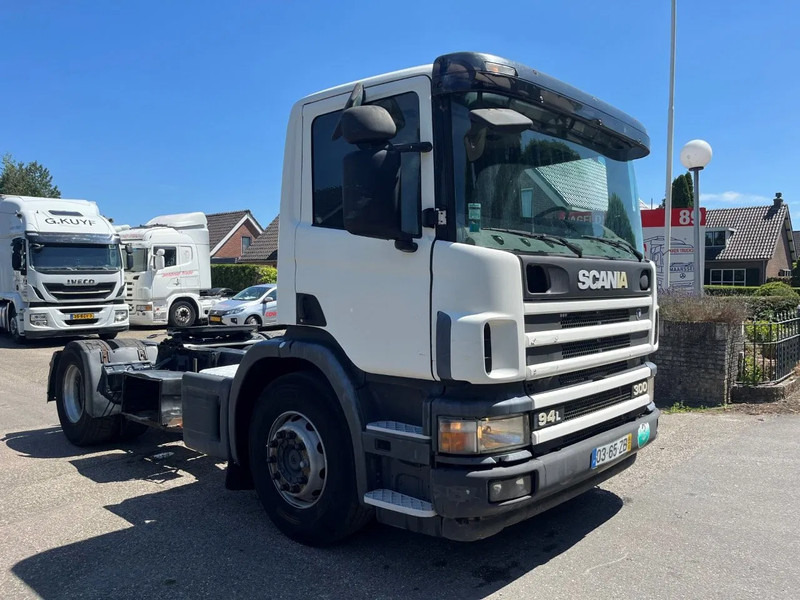 Scania P94-300 94 MANUAL GEARBOX AIRCO RETARDER 10-2004 - Tractor: foto 4 Scania P94-300 94 MANUAL GEARBOX AIRCO RETARDER 10-2004 - Tractor: foto 4