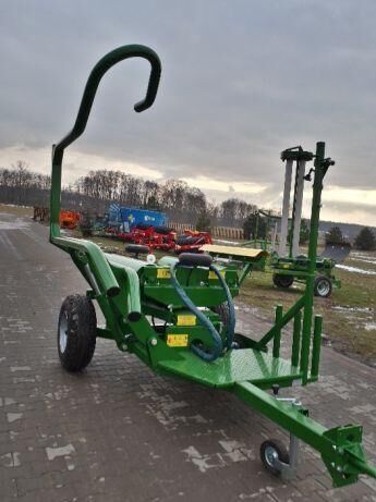 Awid Czyżew Self loading bale wrapper/ Owijarka samozaładowcza - Empacotador de fardos: foto 2 Awid Czyżew Self loading bale wrapper/ Owijarka samozaładowcza - Empacotador de fardos: foto 2