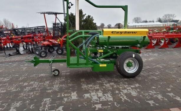 Awid Czyżew Self loading bale wrapper/ Owijarka samozaładowcza - Empacotador de fardos: foto 4 Awid Czyżew Self loading bale wrapper/ Owijarka samozaładowcza - Empacotador de fardos: foto 4