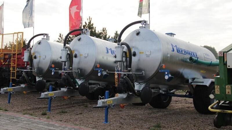 MEPROZET Güllefässer/ Slurry tanker/ Wóz asenizacyjny 5000 l / Cisterna d - Cisterna de chorume: foto 3 MEPROZET Güllefässer/ Slurry tanker/ Wóz asenizacyjny 5000 l / Cisterna d - Cisterna de chorume: foto 3