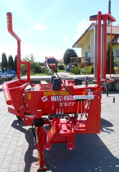 METAL-FACH Owijarka do bel Z577/ Samozaładowcza - Empacotador de fardos: foto 1 METAL-FACH Owijarka do bel Z577/ Samozaładowcza - Empacotador de fardos: foto 1