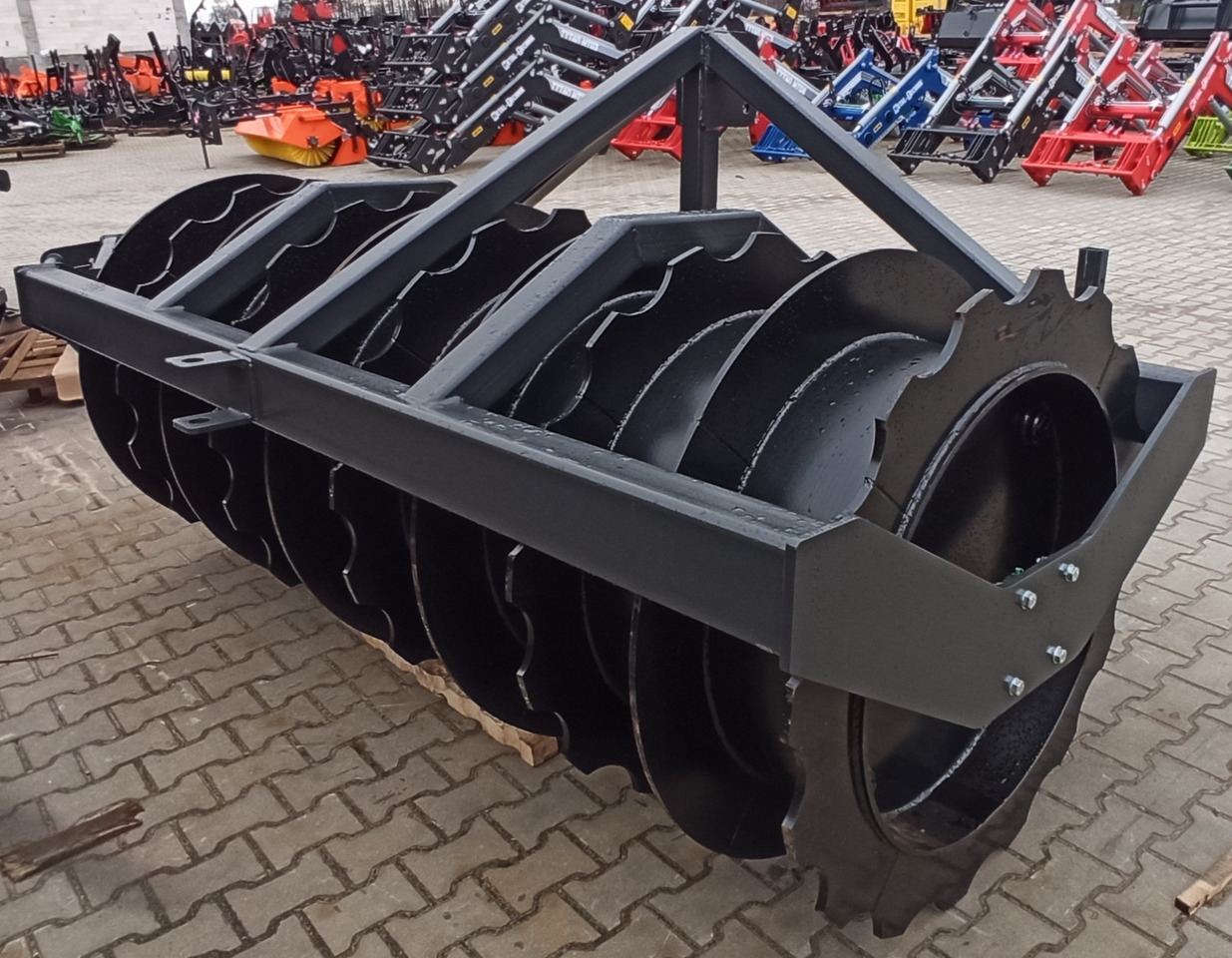 METAL-TECHNIK Wał pryzmowy - Rolo agricola: foto 3 METAL-TECHNIK Wał pryzmowy - Rolo agricola: foto 3