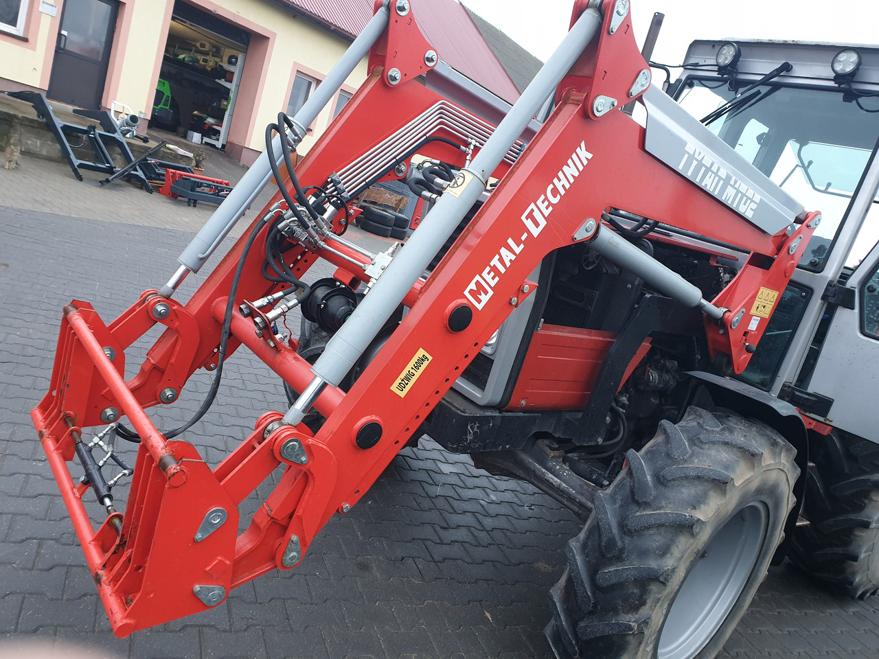 Metal-Technik Ładowacz czołowy do ZETOR 90, 100, 110. - Máquina agrícola: foto 1 Metal-Technik Ładowacz czołowy do ZETOR 90, 100, 110. - Máquina agrícola: foto 1