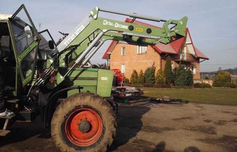 Metal-Technik Frontlader für FENDT 312 LSA / Ładowacz czołowy do FENDT 312 LSA - Carregador frontal para o trator: foto 4 Metal-Technik Frontlader für FENDT 312 LSA / Ładowacz czołowy do FENDT 312 LSA - Carregador frontal para o trator: foto 4