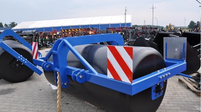 Metal-Technik Wał 2.7 m łąkowo-polowy - Rolo agricola: foto 1 Metal-Technik Wał 2.7 m łąkowo-polowy - Rolo agricola: foto 1